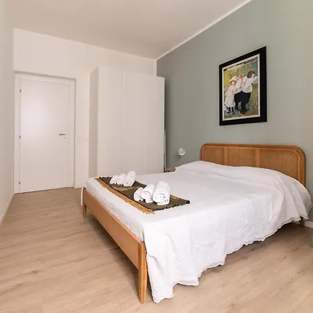 Guesthost - Historical Centre Olive * Parme