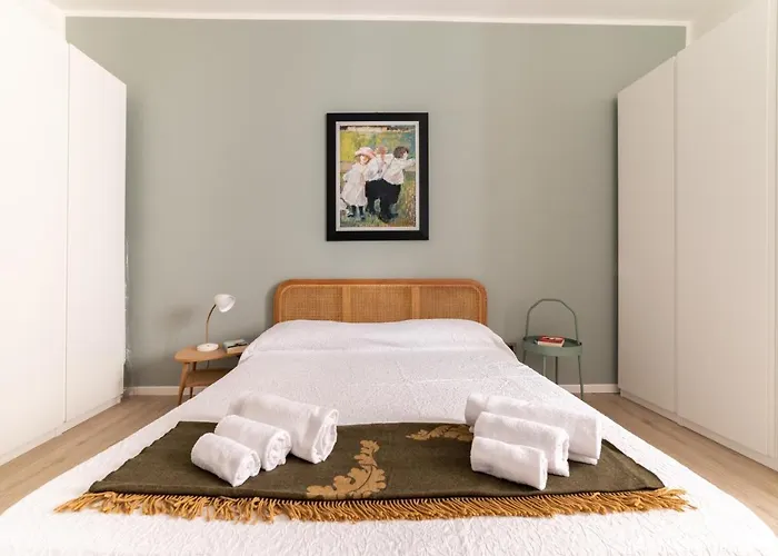 Guesthost - Historical Centre Olive Apartment Parma